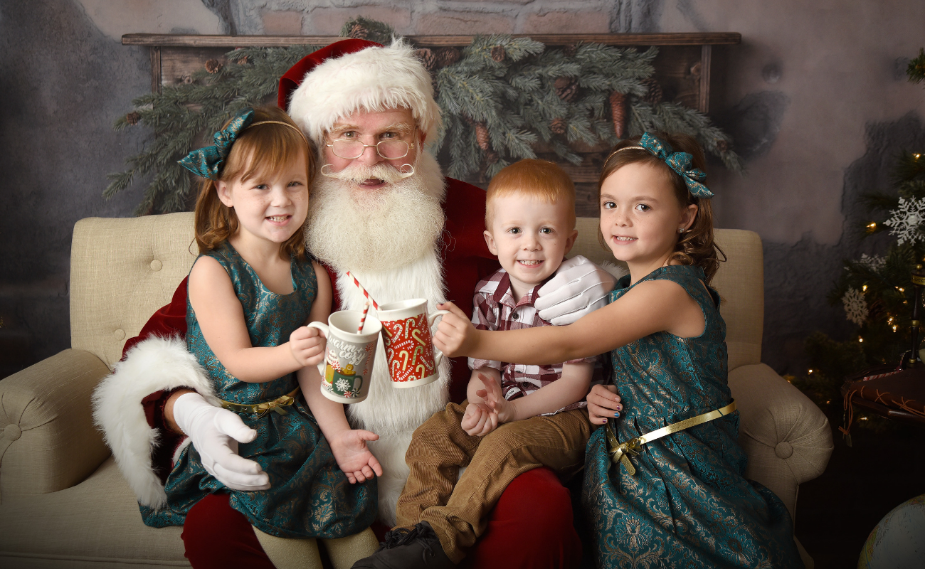 Where to Get Pictures with Santa Around the Main Line
