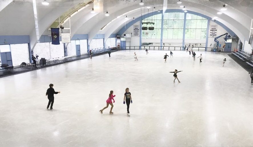 Skate for free at these Philadelphia ice rinks