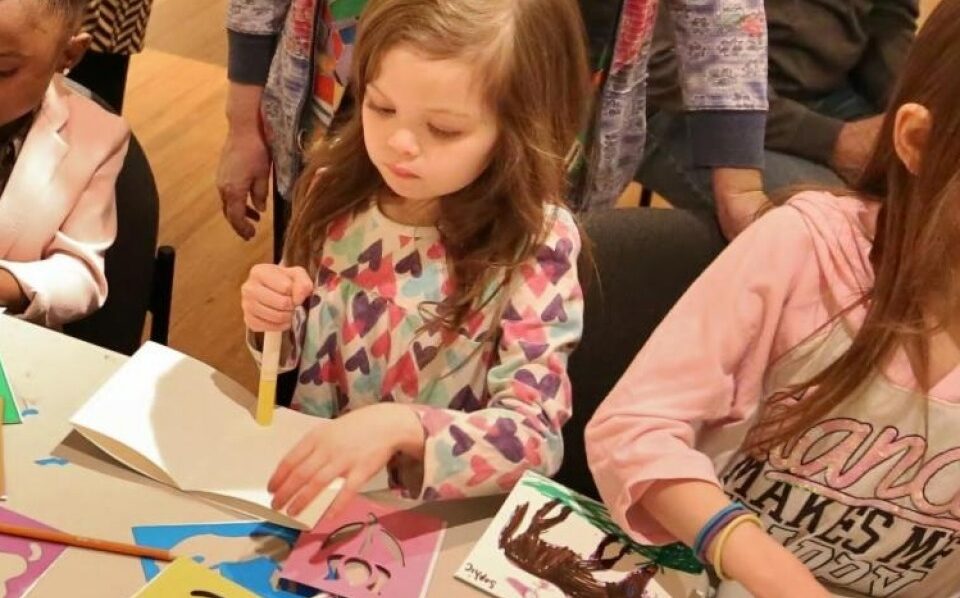 https://mainlineparent.com/wp-content/uploads/2023/09/Woodmere-Art-Museum-Family-Art-Storytelling-e1695826084593.jpeg