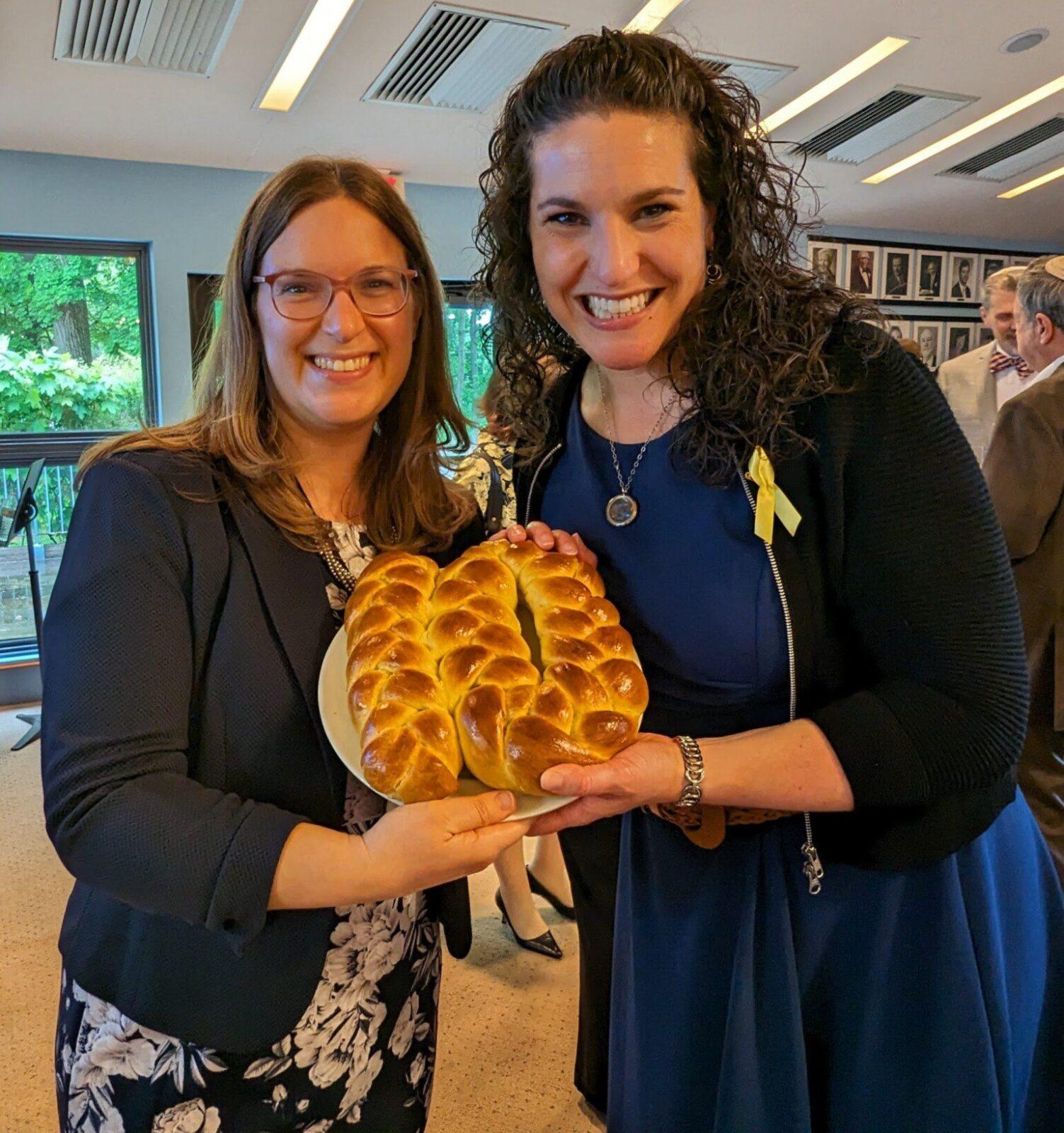 4914237849326830_160988892_RabbiandCantor