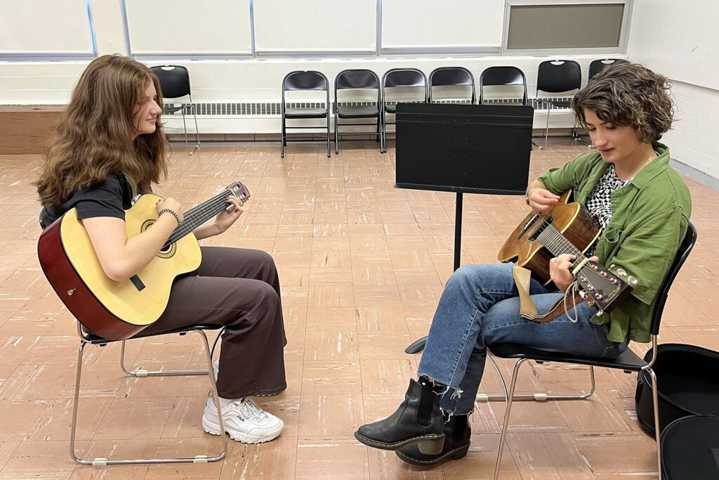 nikki guitar