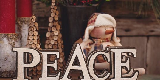 Linvilla-xmas-peace-decor