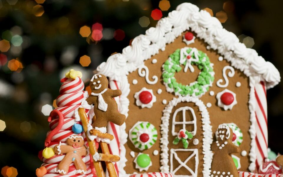 Gingerbread House Decorating Workshops (morning or afternoon)