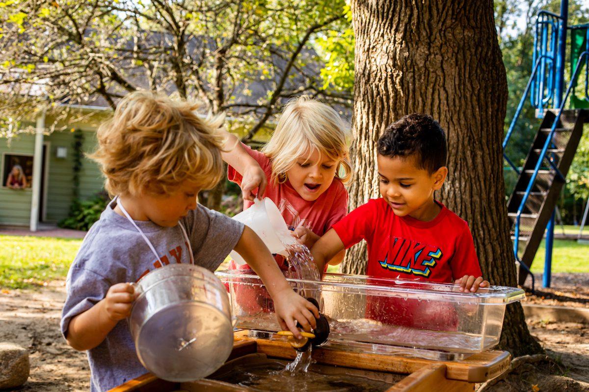 The-School-in-Roase-Valey-pic-1