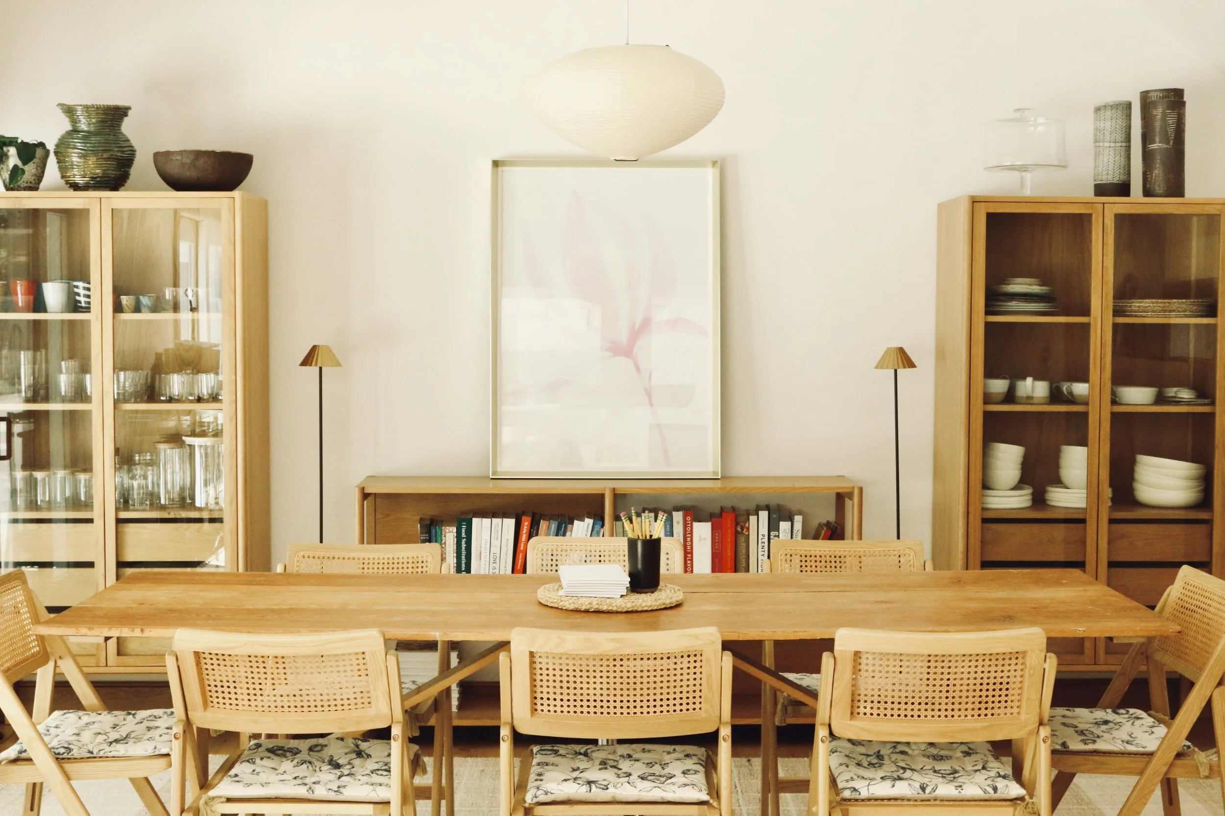 Commune dinner table