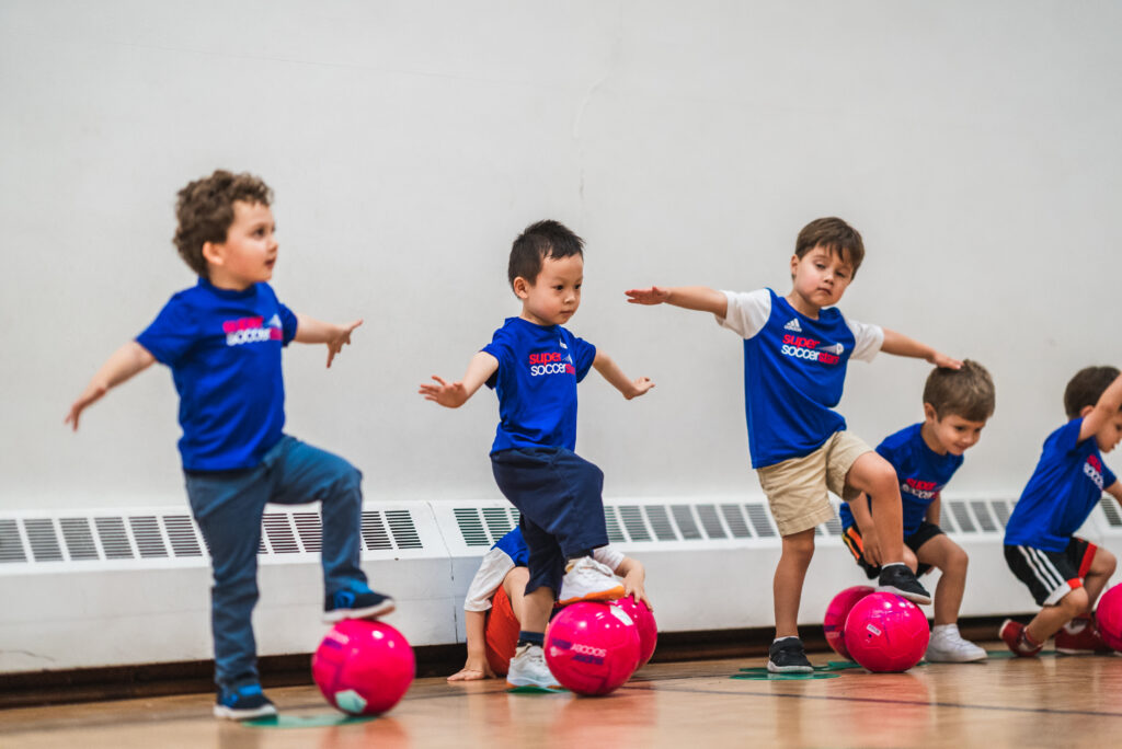 4914237849326830_160988892_SSClassIndoorWooden_FloorYoungerGroup_191