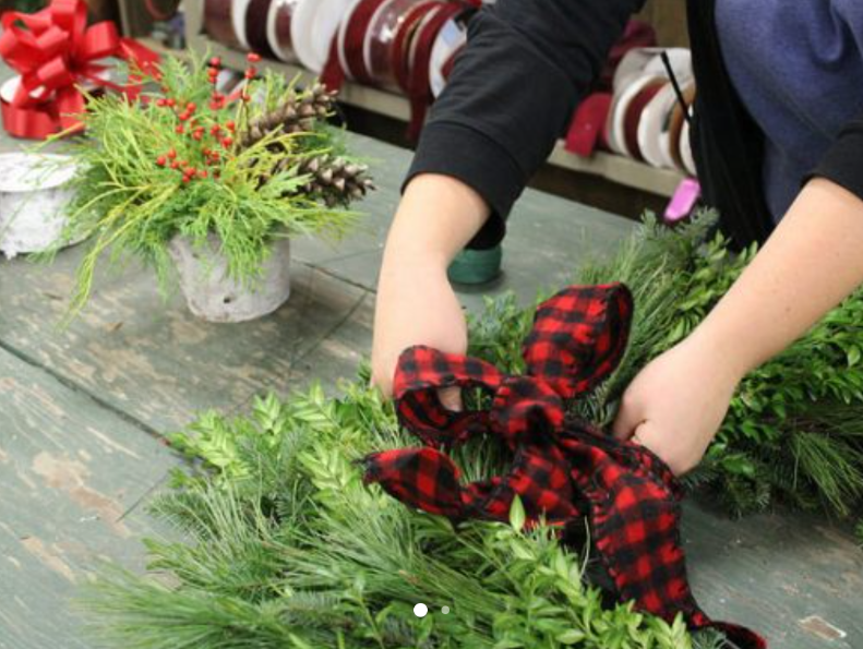 Wreath Making Classes at Linvilla Orchards