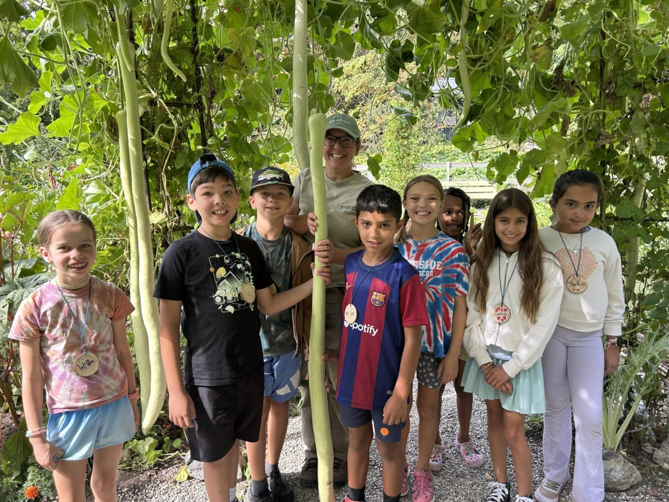 4914237849326830_160988893_BurgerLenehan_Young_Pywell_Shah_Hale_Wood_Duran_Mandelos_sc25