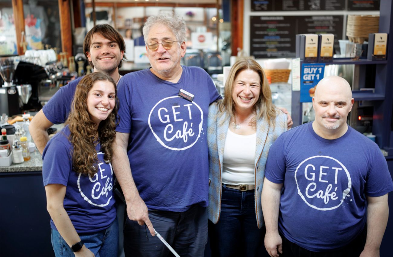 First Lady Lori Shapiro meets with the team at GET Café to highlight inclusive employment and community connections