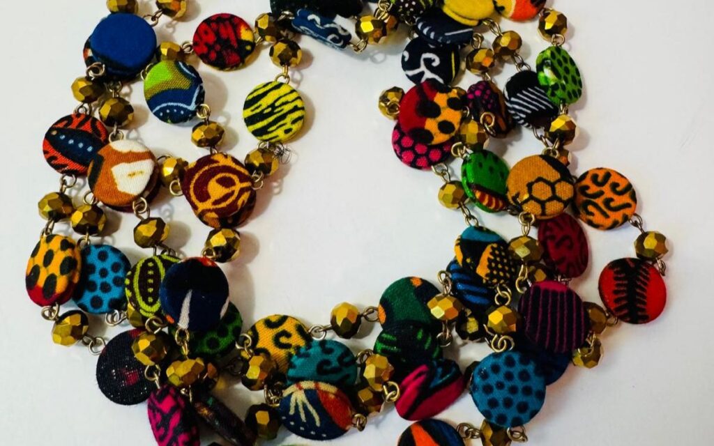 akuas-corner-closeupbracelet