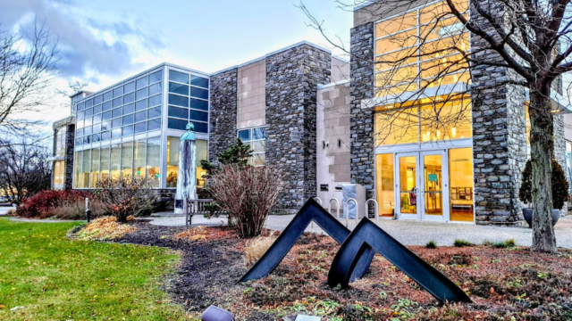 Bryn-Mawr-Ludington-Library