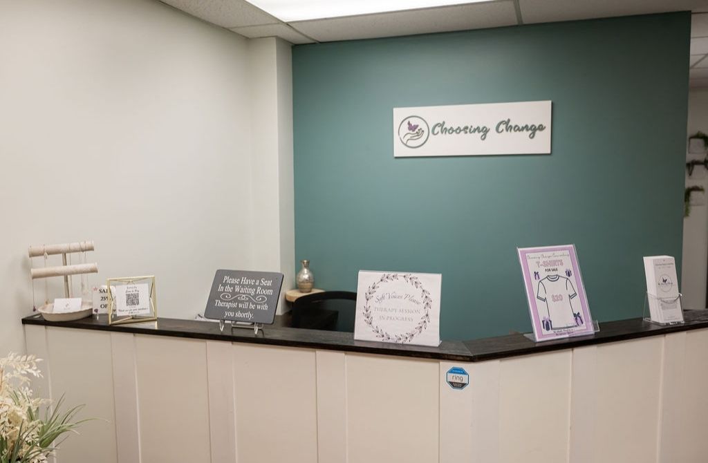 choosing-change-office-desk
