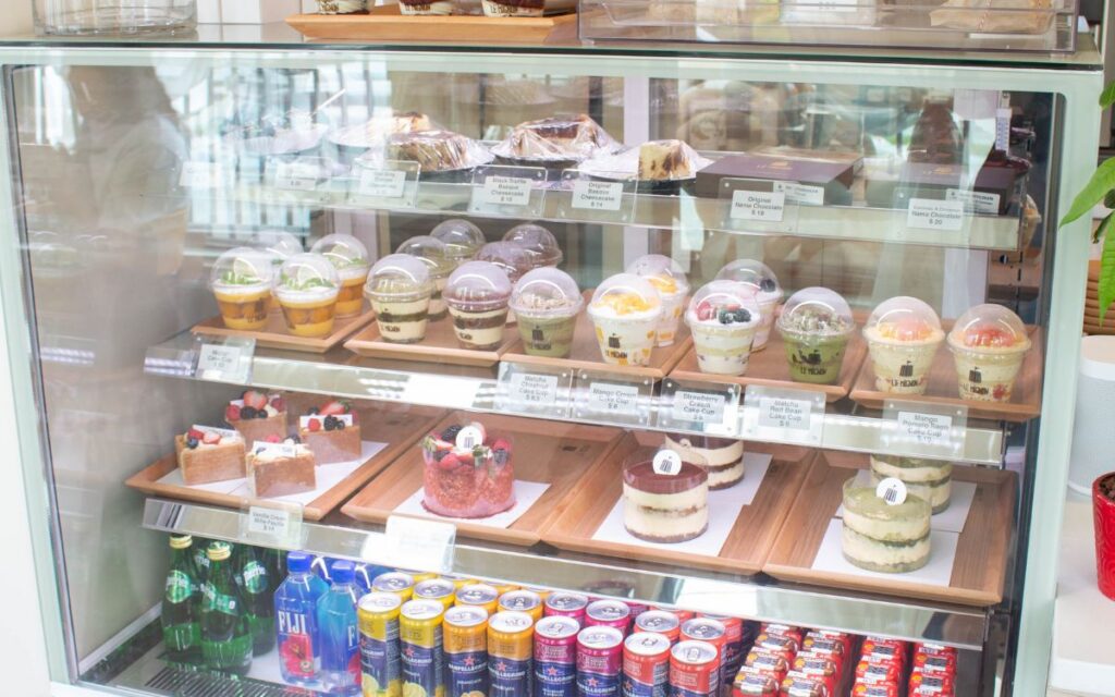 le-mignon-front-window