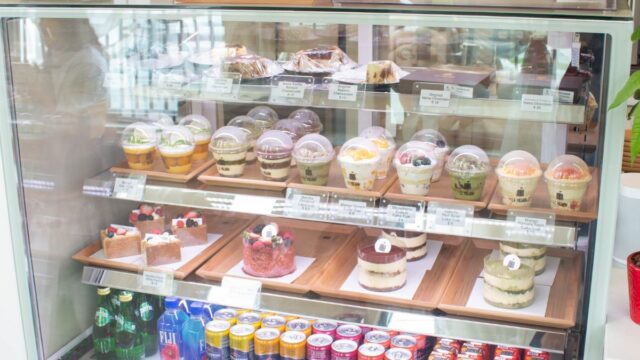 le-mignon-front-window