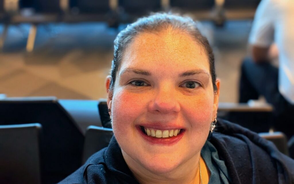 majestic-memory-travel-selfie-airport